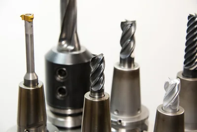 Comment choisir les outils de bricolage essentiels pour débutants en 2026